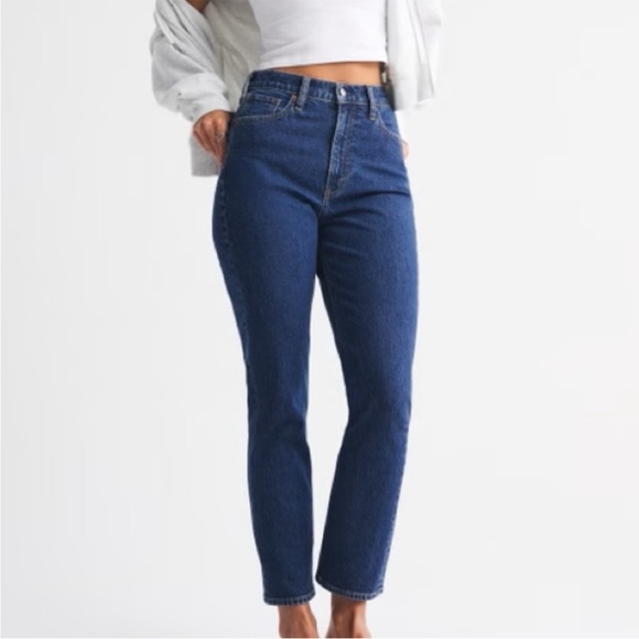 Abercrombie & Fitch Denim - Abercrombie The Ankle Straight Ultra High Rise Curve Love Jeans Dark Wash 00 24